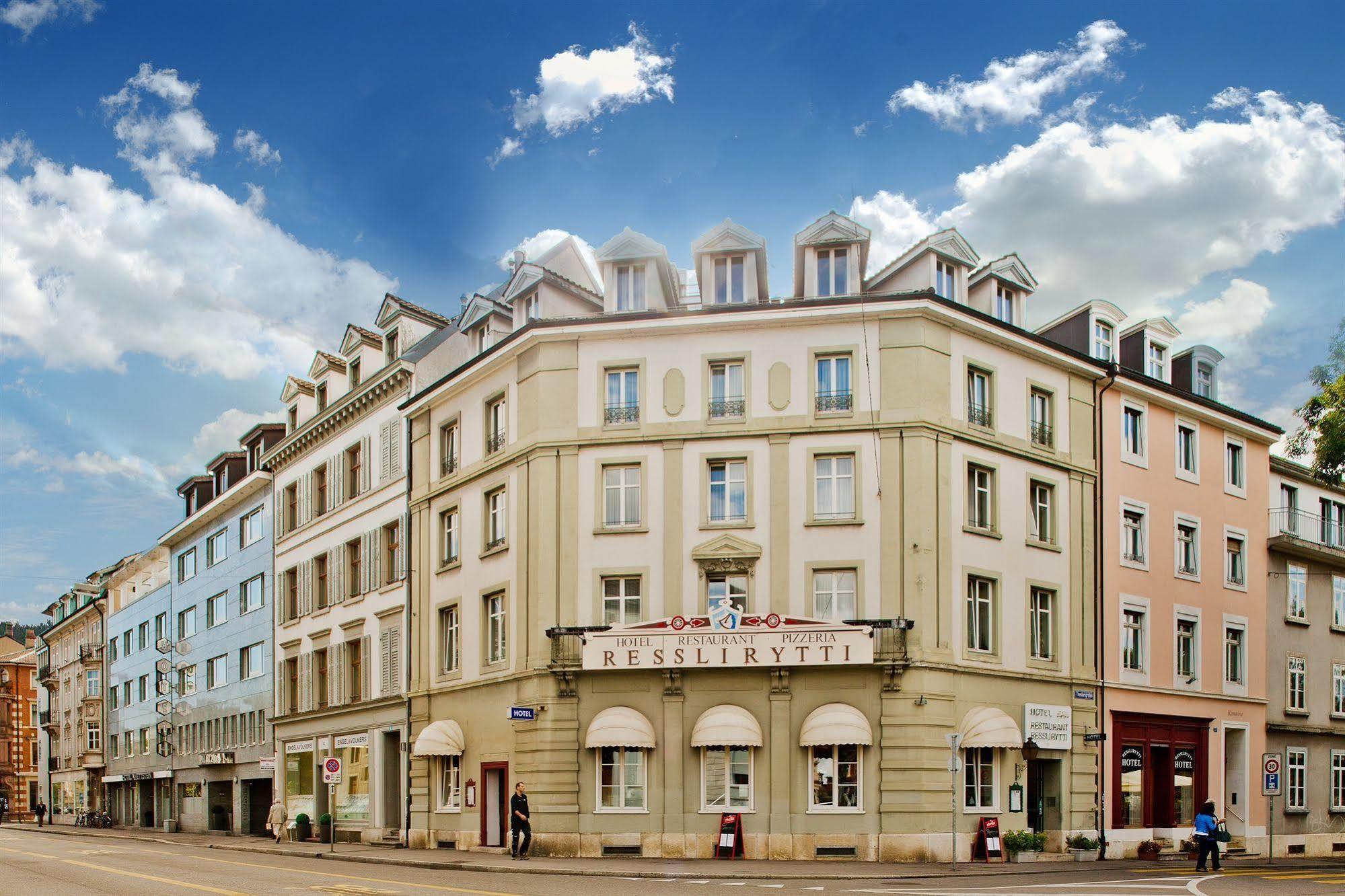 Hotel Restaurant Resslirytti Basel Exteriör bild